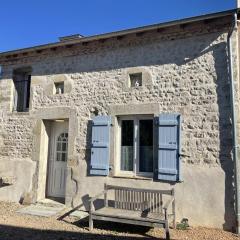Gîte charmant à Bellenaves, 2 pers, animaux admis - FR-1-489-595