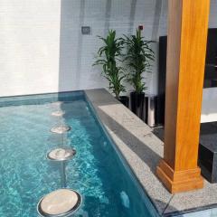 Apartamento vista Mar Piscina Poucos metros do mar