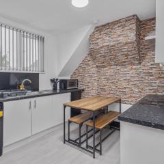 Luxury 2BR Retreat Sheldon