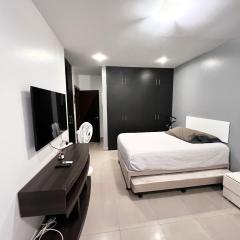 Samborondón Luxury Room by Adriana