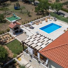 Gorgeous Home In Danilo With Wifi