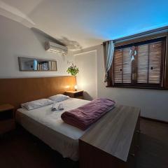 Espaço inteiro com 3 quartos não compartilhado com outros no centro