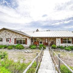Hill Country Oasis-Deck-BBQ Grill-10 Min to Town!