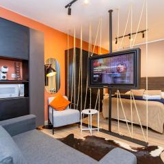 Studio Completo próximo ao Teatro Guaíra - NEW0709