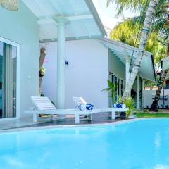 Villa with private pool Walk to Kabalana Beach