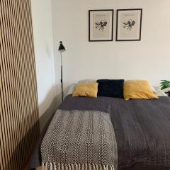 2BR big Apartment A8, free parking on the street