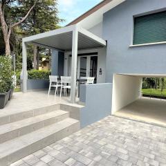 Quiet villa with private garden and BBQ