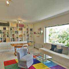 Acropolis Modern Artist Retreat