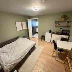 Modern 1-room apartment - right by the Arctic Cathedral and Fjellheisen