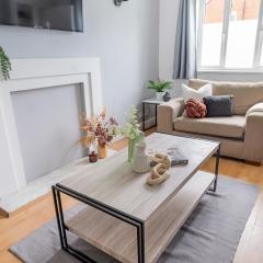 Haydock Home with FREE Parking, WiFi & Garden Patio