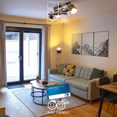 ENJOYHARRACHOV Atraktivní klidné studio 3 v centru Harrachova s parkováním, velkou terasou, Wifi-WLAN, SAT zdarma, možností dobíjení auta, výhledem do zahrady a na romantický kostelík
