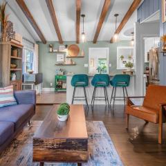 Garden Oasis Walk to Light Rail, SouthPark, and Southend