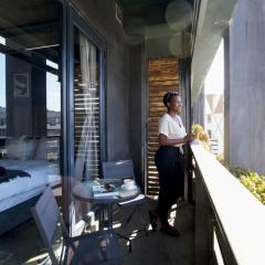 Joburg Artsy Cosy Apartment - Hallmark House