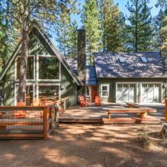Spring Home 6 - Cozy 4BR Cabin in Black Butte Ranch w Fireplace