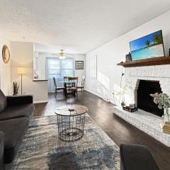 Gorgeous Clive Charmer, Near Shops, Trails & More!