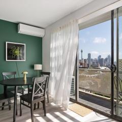 Bright Stay in Sydney with Harbour Bridge Views