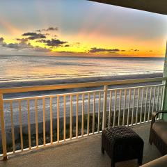 Beachfront Condo, Direct Access to Sugar Sand Beach, Heated Pool and Balcony Views
