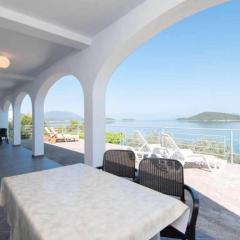 Spacious and Cozy Seafront Apartments - Two Bedroom Apartment with Terrace and Sea View