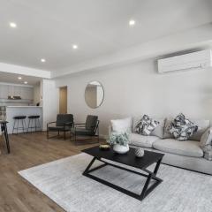 Spacious 3-Bed Apartment in Melbourne CBD