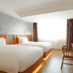 Borrman Hotel Capital Airport Convention & Exhibition Center Auto Market