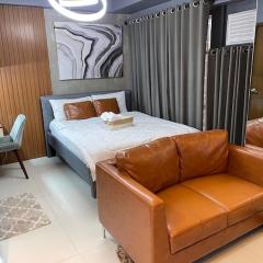 Cozy Bedroom Family At Beacon Tower 2