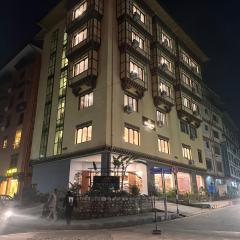 DEWALING by Laughing Lama Hotels