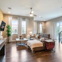 Stunning 4 BR Townhouse in Mid City