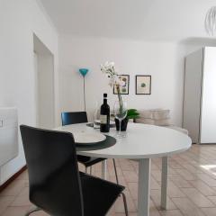 Lavi Home - Lakeside L&B