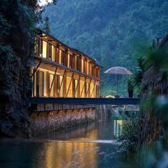 Zhangjiajie ZEN Retreat--Mini Forest Park,Affordable Luxury,200 Meters to Secret Hiking Route, River Tracing, Attraction Tickets Serivce in advance,Toursim Service& Free Shuttle to East Gate of Park, One Way Free Pick-up Service,Top Facility and New Hotel