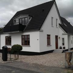 Super Apartment In The First Row With A 180-Degree Sea View