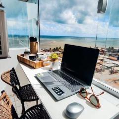 Apto com Varanda, Vista e Piscina a 50m da Praia