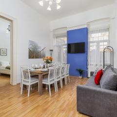 FanniPanni joyful 3BDR APT in Palace district
