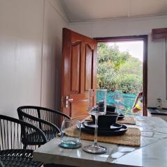 Karen Cottage with Private Garden WiFi