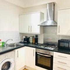 Bright studio flat in Good location