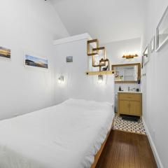 Private room private bathroom 12min from Uptown
