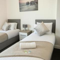 Cozy Beachside 3BR Retreat - Perfect for Families & Group Escapes