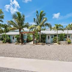Book Me Baby! Wildflower Inn Siesta Key #5 Pineapple