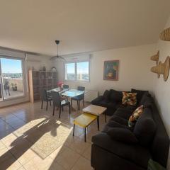 Le Tassigny-Spacious apartment-parking-wifi