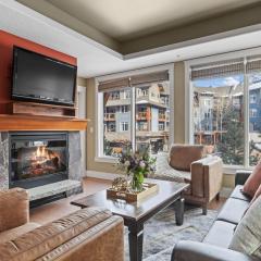 Mountain View Escape Sleeps 6 with Hot Tub and Pool