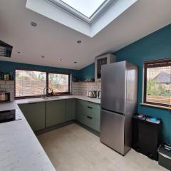 Large Victorian garden flat with views of Bath centre