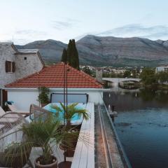 Integra Hotel