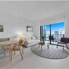 Elegant 1-BD Condo in Downtown Miami with City Views