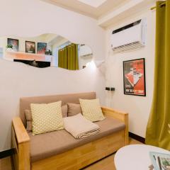 Cinema-Ready 1BR Suite with City View & Free Parking