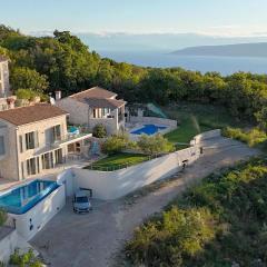 Villa Soleil in peaceful location with a sea view