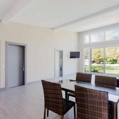 3-bedroom Villa in Lakefield #17