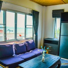 Modern Rustic Seaview 1 bedroom Retreat with Free Coworking