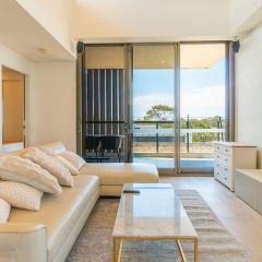 Leafy Retreat Spacious 2B Penthouse 1 Parking