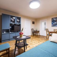 Cozy 3 Bed Apartment in Kaunas with Free Parking