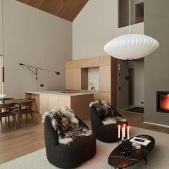 Joiku Luxury Lakeview Chalet
