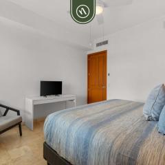 Stylish 2 BR Condo - Pools - Golf - Membership